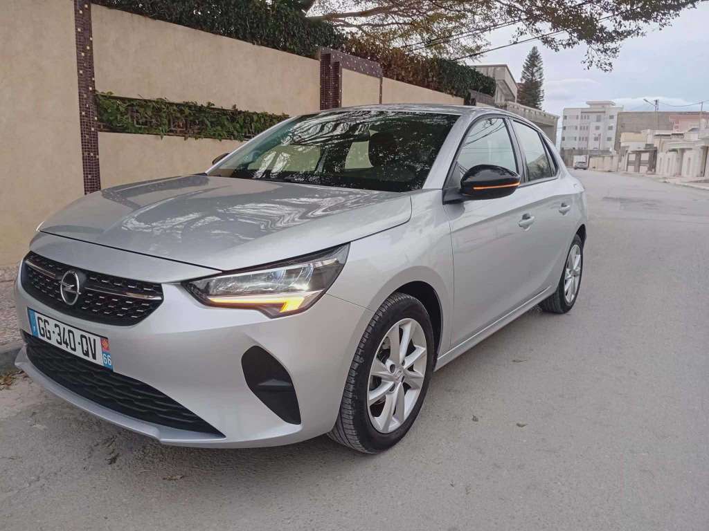 A vendre ou échange nouvelle Opel Corsa essance importe tte option 