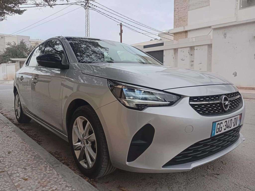 A vendre ou échange nouvelle Opel Corsa essance importe tte option 