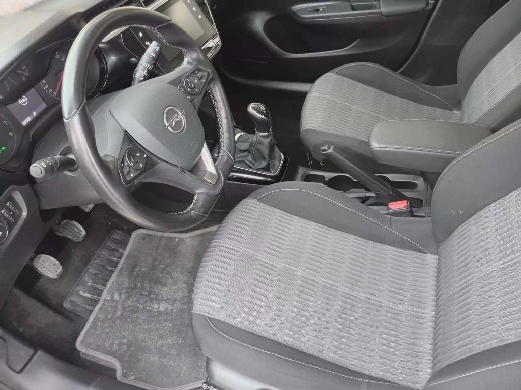 A vendre ou échange nouvelle Opel Corsa essance importe tte option 