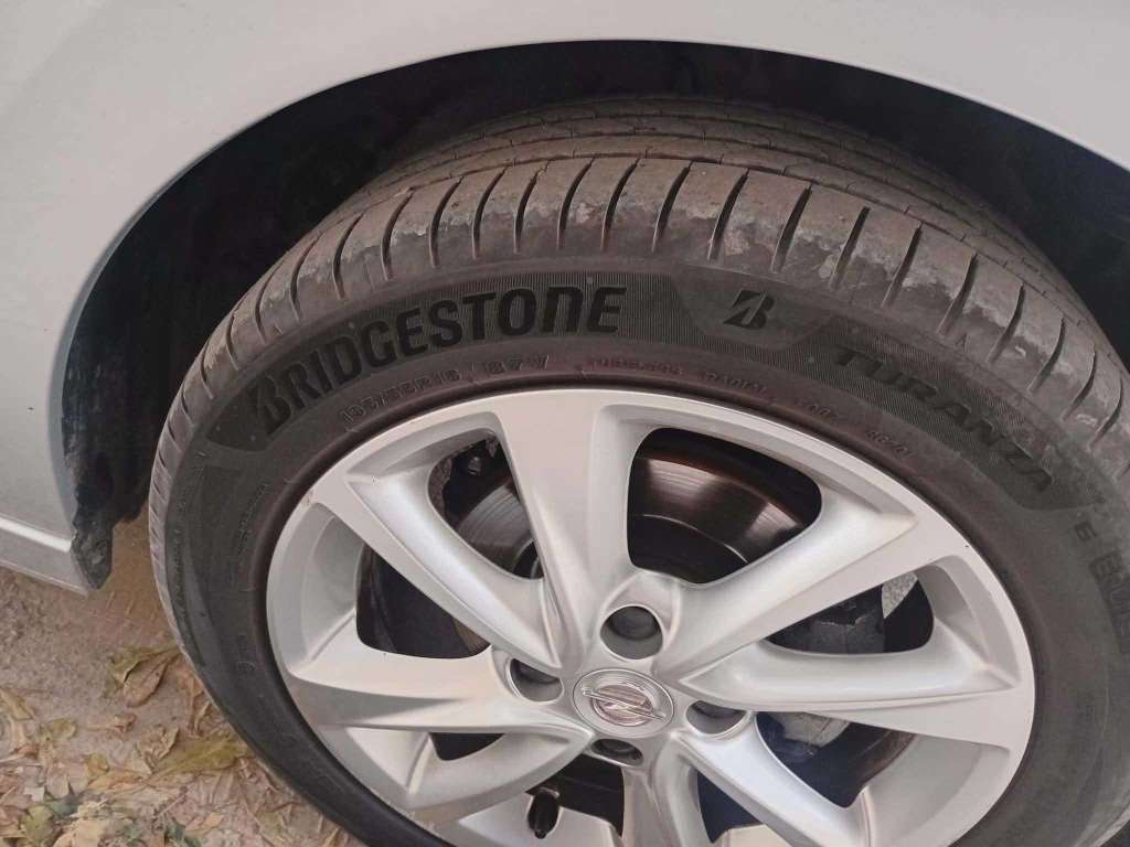 A vendre ou échange nouvelle Opel Corsa essance importe tte option 