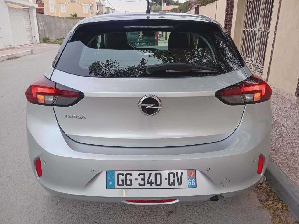 A vendre ou échange nouvelle Opel Corsa essance importe tte option 