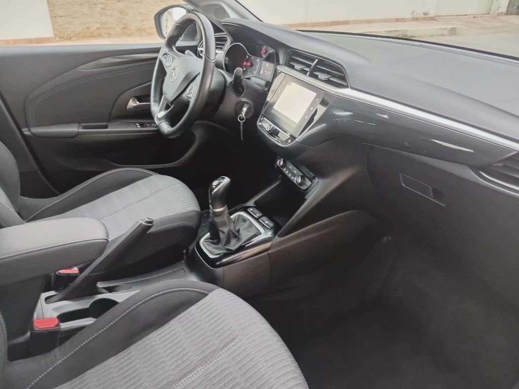 A vendre ou échange nouvelle Opel Corsa essance importe tte option 