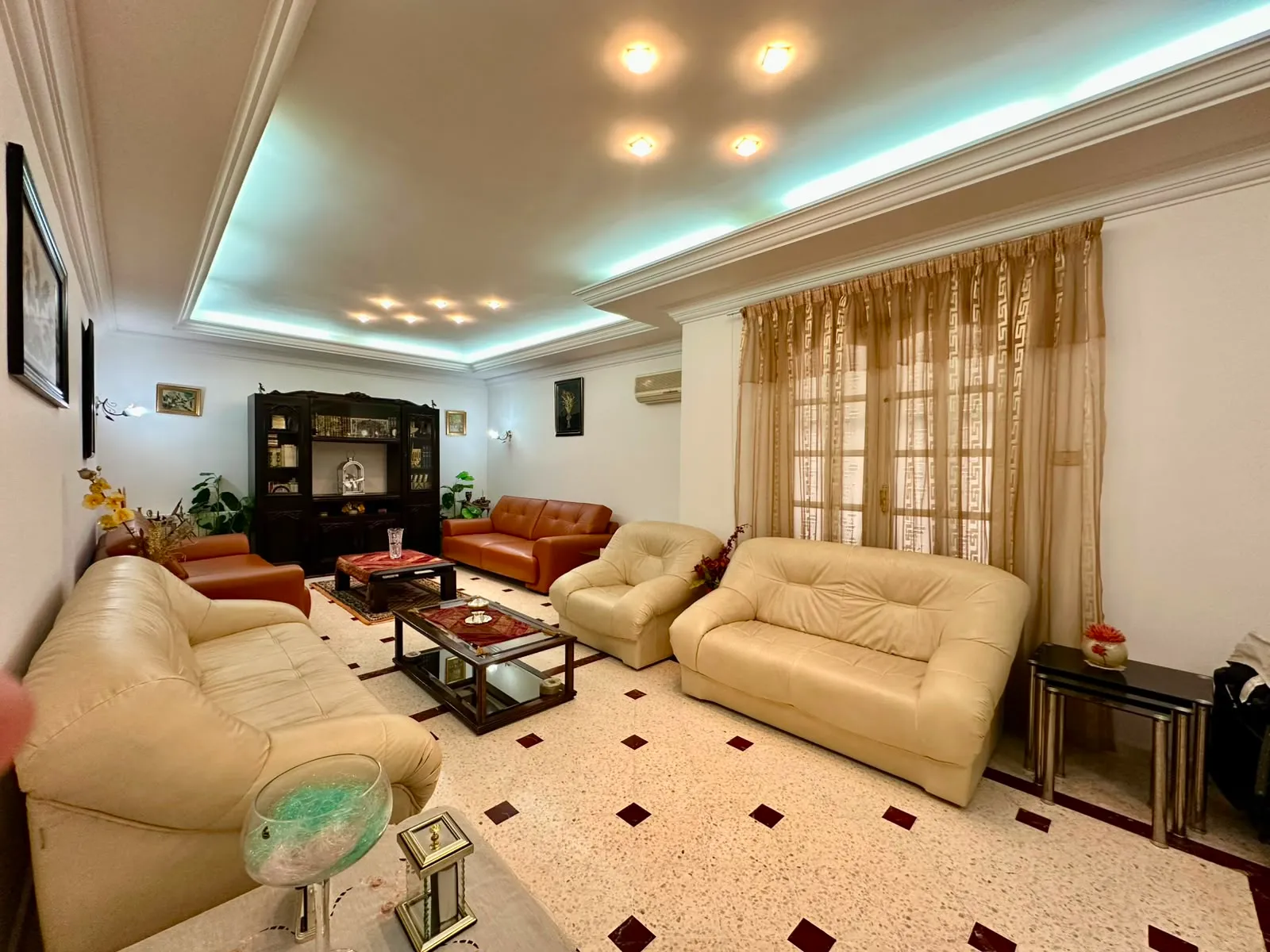 A Vendre Une Villa S+5 à Mnihla