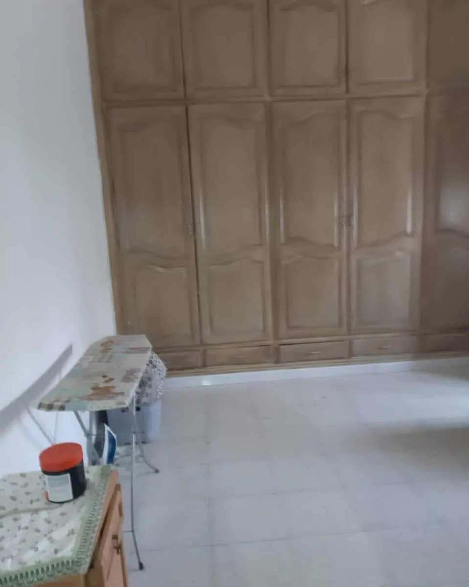 un étage d'une villa s+2 vide au 1er étage a louer a Cité Skik Bardo a proximité kiosque Shell Lahneya