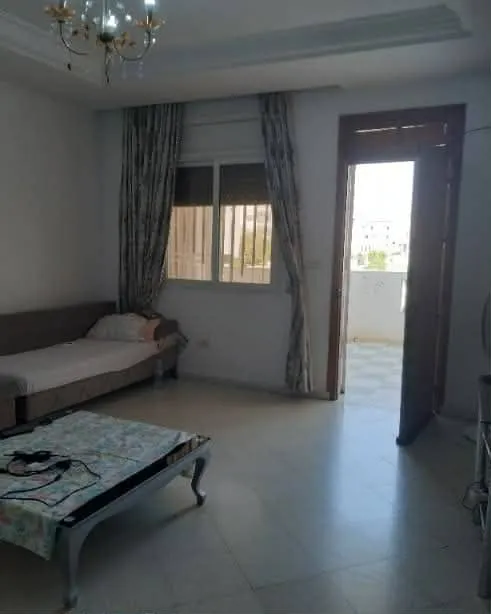 un étage d'une villa s+2 vide au 1er étage a louer a Cité Skik Bardo a proximité kiosque Shell Lahneya