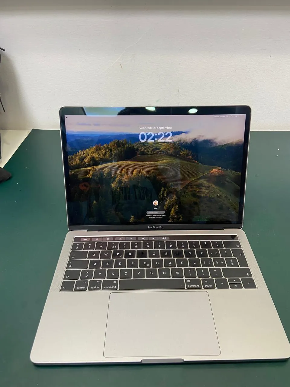 💻 MacBook Pro 13,3" Retina avec Touch Bar & Touch ID – Core i5, 8Go RAM, 256Go SSD