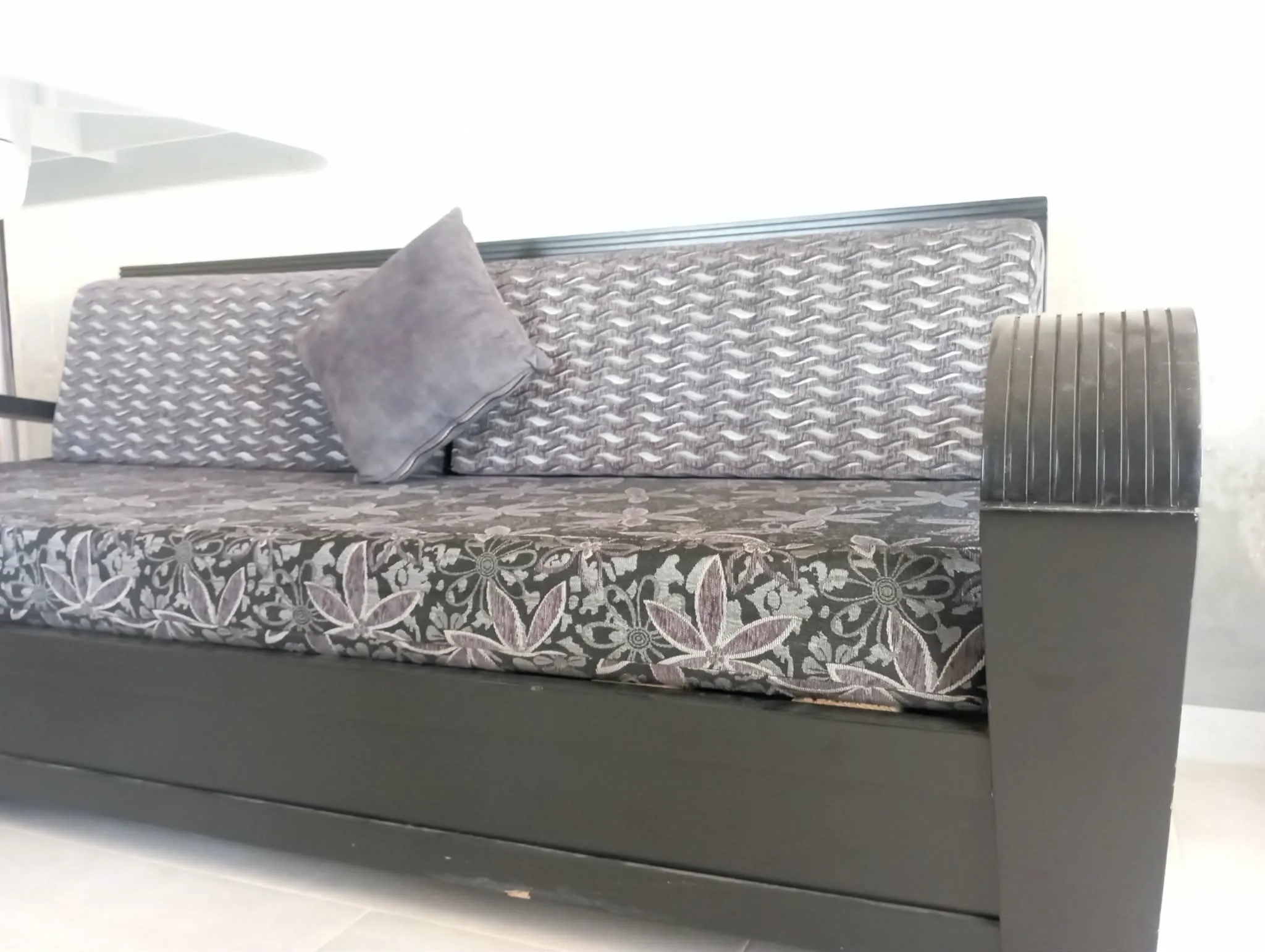 Salon ocasion avec coussin prix neogociable