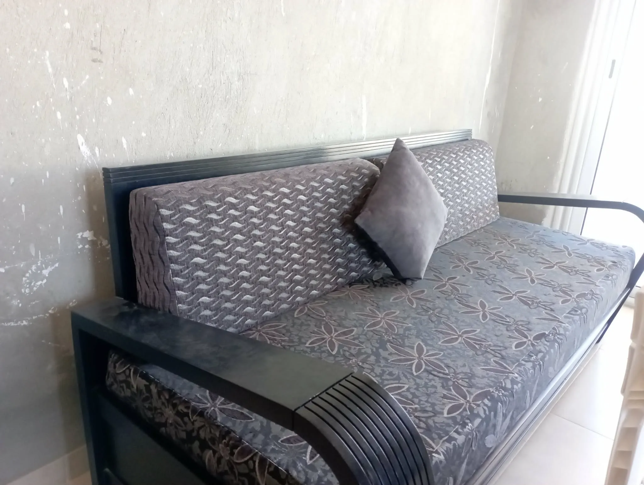Salon ocasion avec coussin prix neogociable