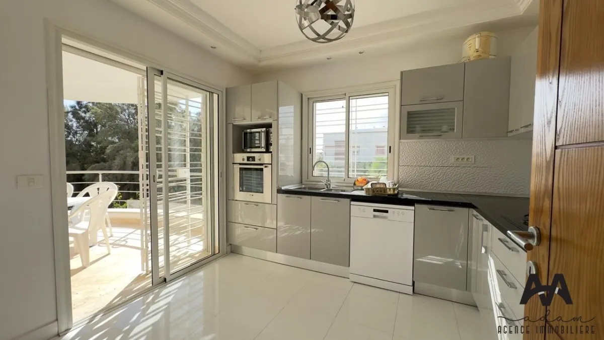  À louer – Étage de Villa S+3 Meublé à Hammamet Sud 