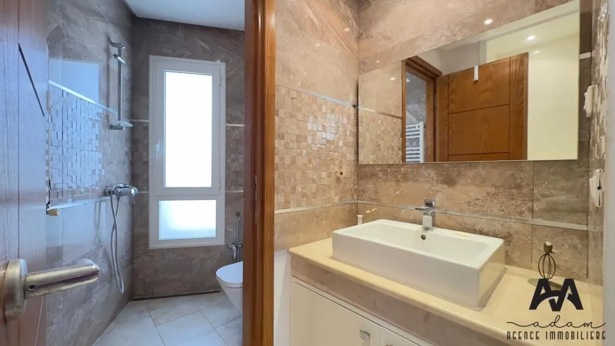 À louer – Étage de Villa S+3 Meublé à Hammamet Sud 