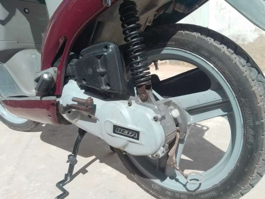 Vespa 50cc propre – moteur type Ovetto – état excellent