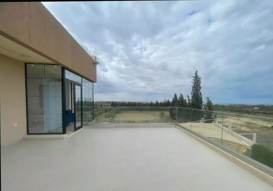 Magnifique villa avec piscine à RMILA pré Mall of Sousse