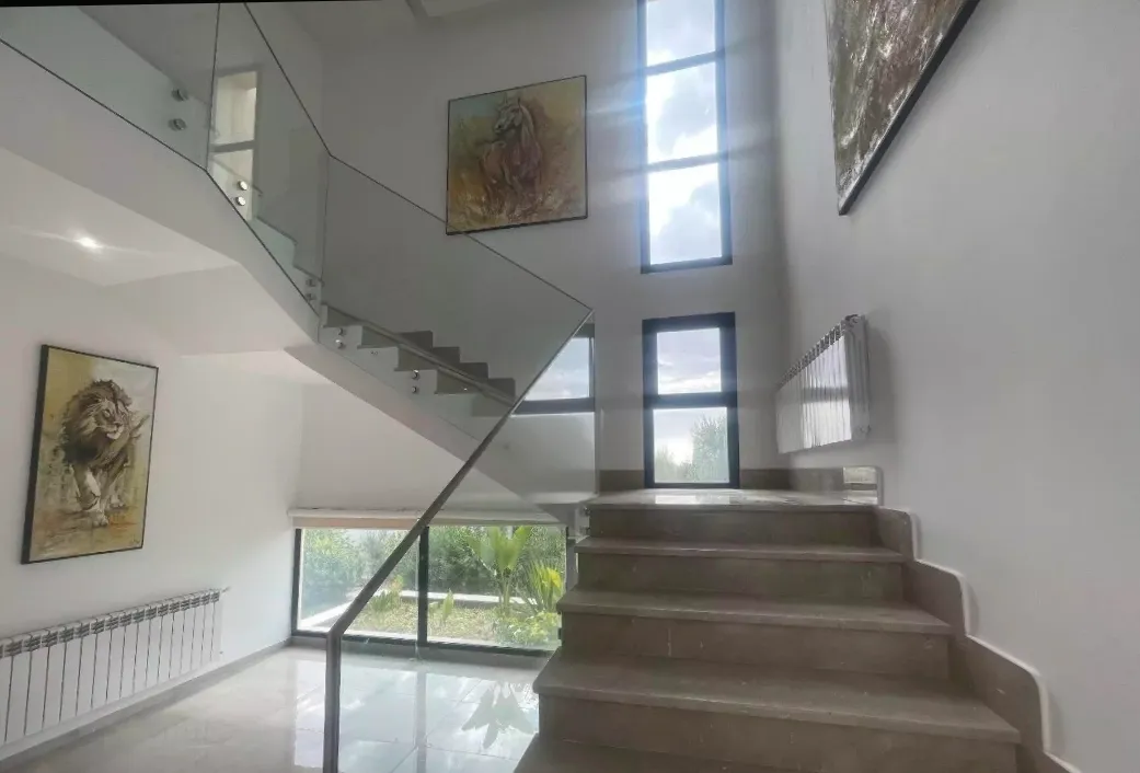 Magnifique villa avec piscine à RMILA pré Mall of Sousse