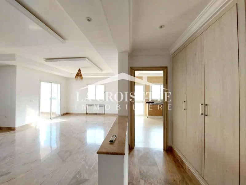 Appartement s3 avec terrasse à Gammarth MAL1905