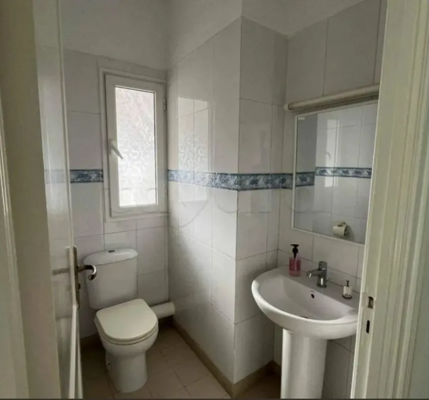 Location S3 vide à Ennasr 2