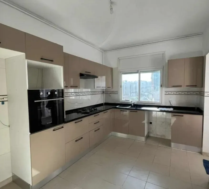 Location S3 vide à Ennasr 2