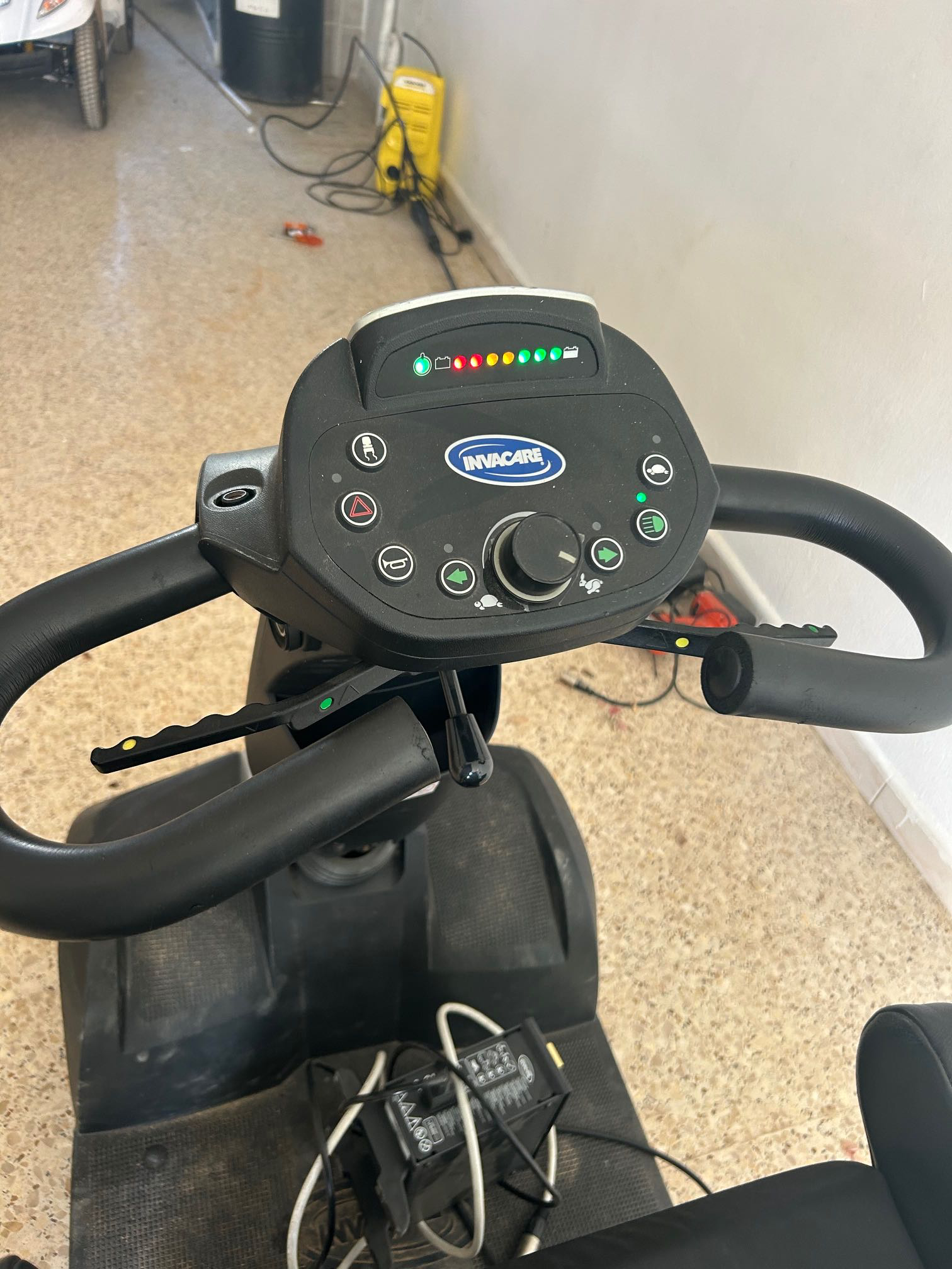 À vendre scooter électrique handicapé 4 roues 