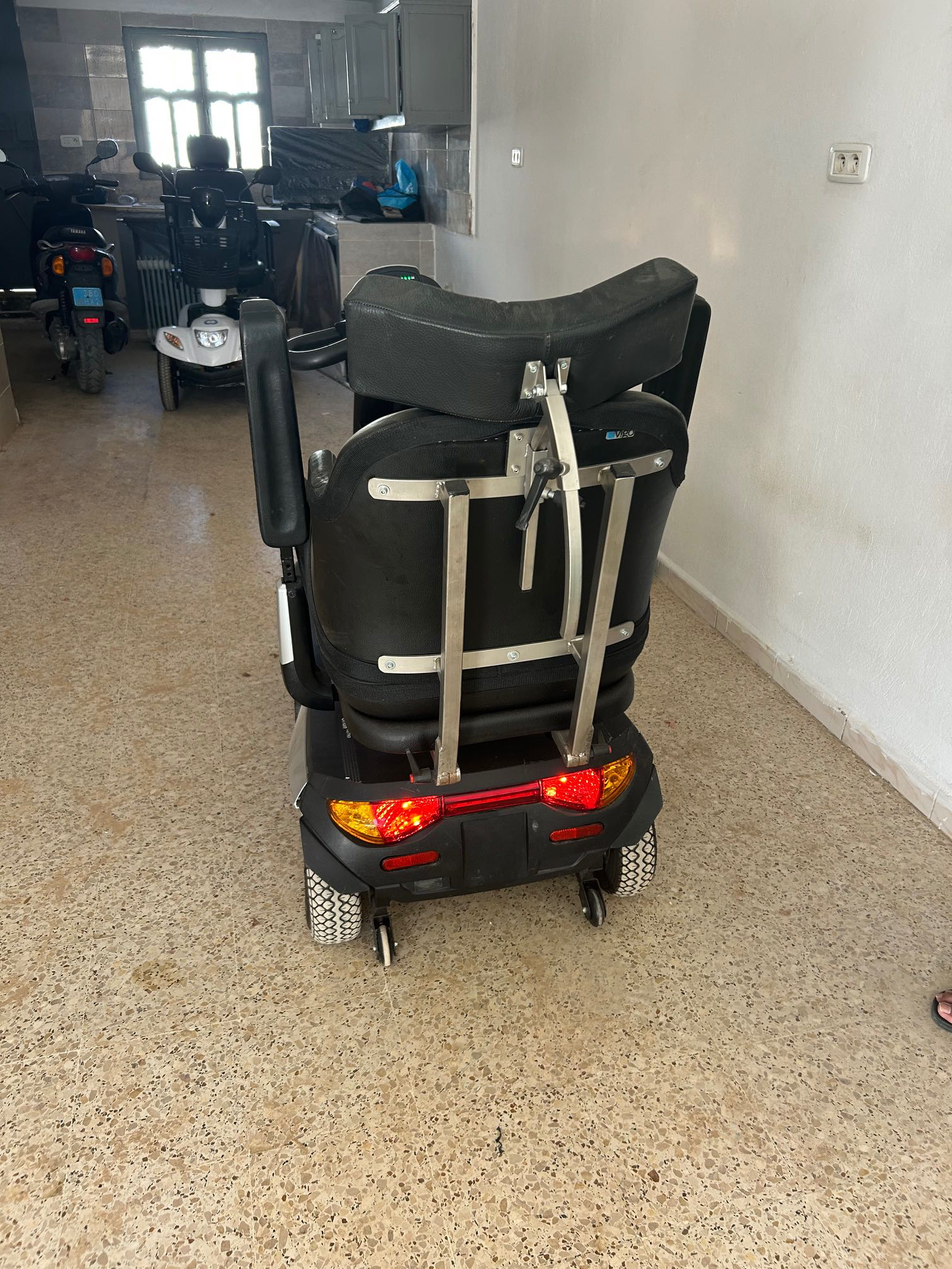 À vendre scooter électrique handicapé 4 roues 