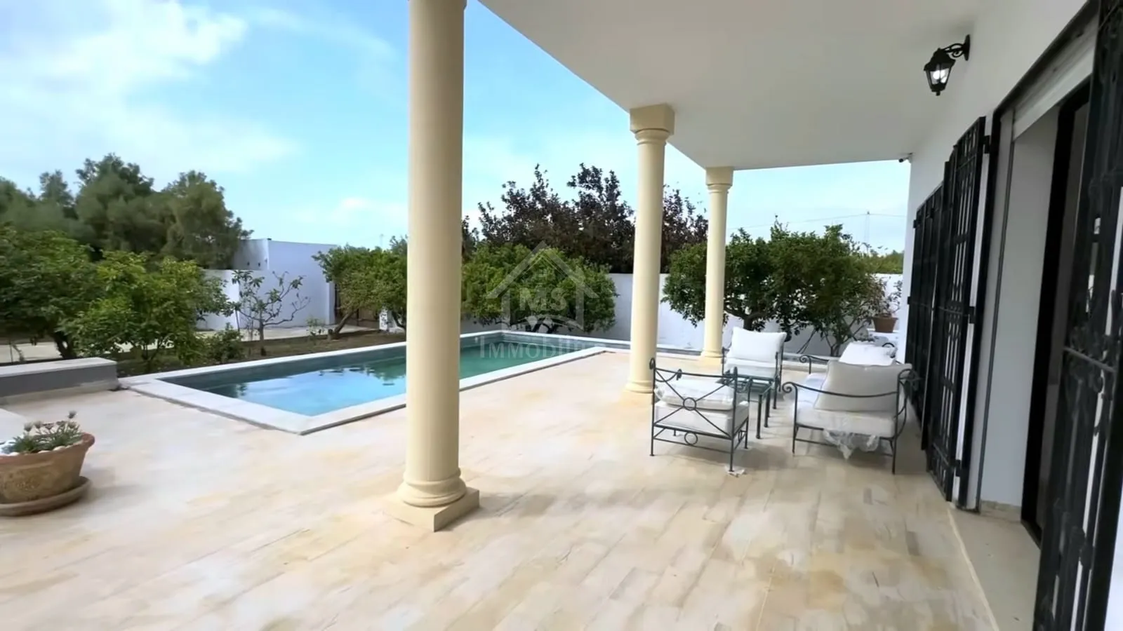 Charmante villa avec piscine à vendre à hammamet 51355351