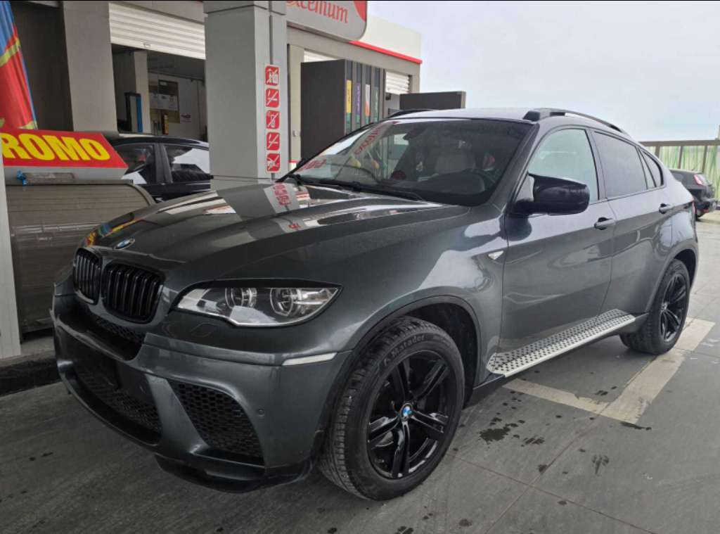 BMW X6 DIESEL 3L 15cv  2009 4 roues neuves 💰prix intéressant💰
On accepte l'échange des voitures 
