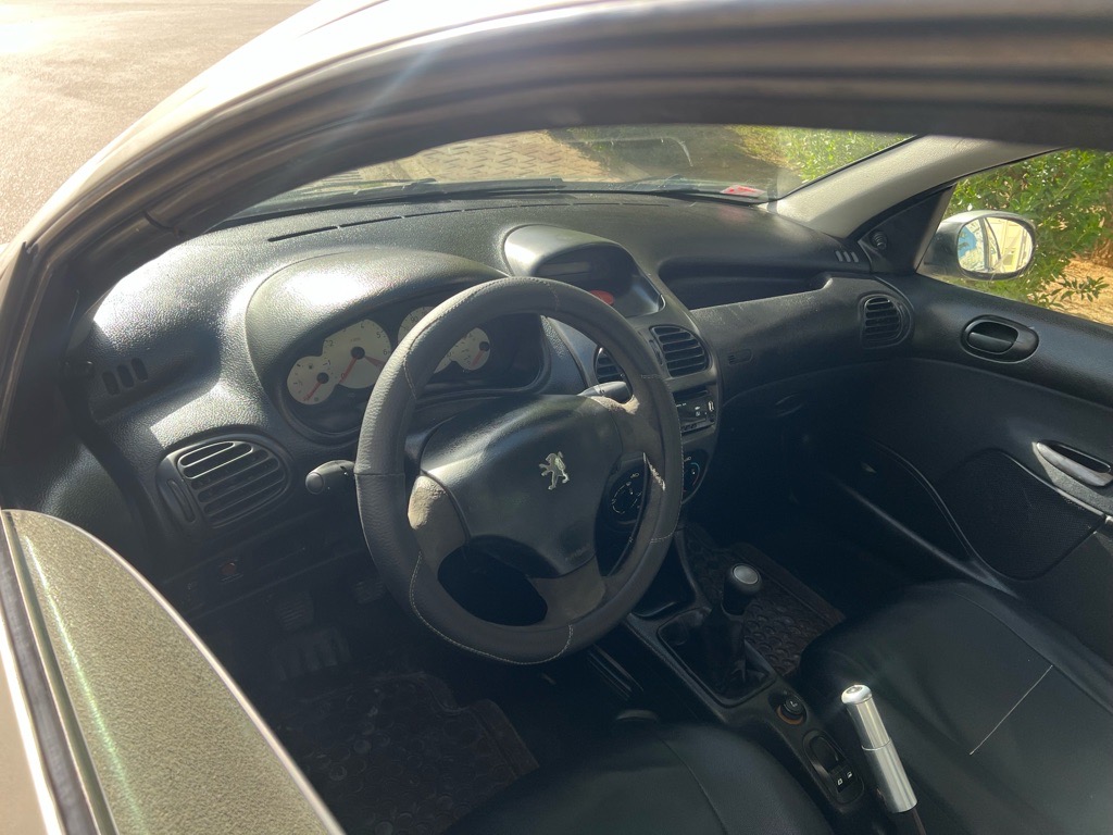 Peugeot tout option première main d'origine
