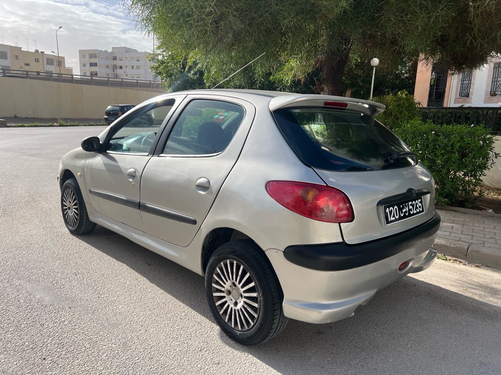 Peugeot tout option première main d'origine