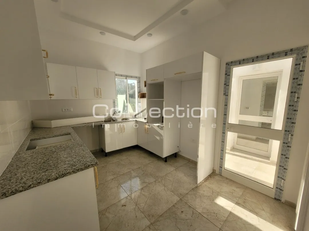 A Louer un Etage de villa neuf vue direct sur Mer à Bizerte