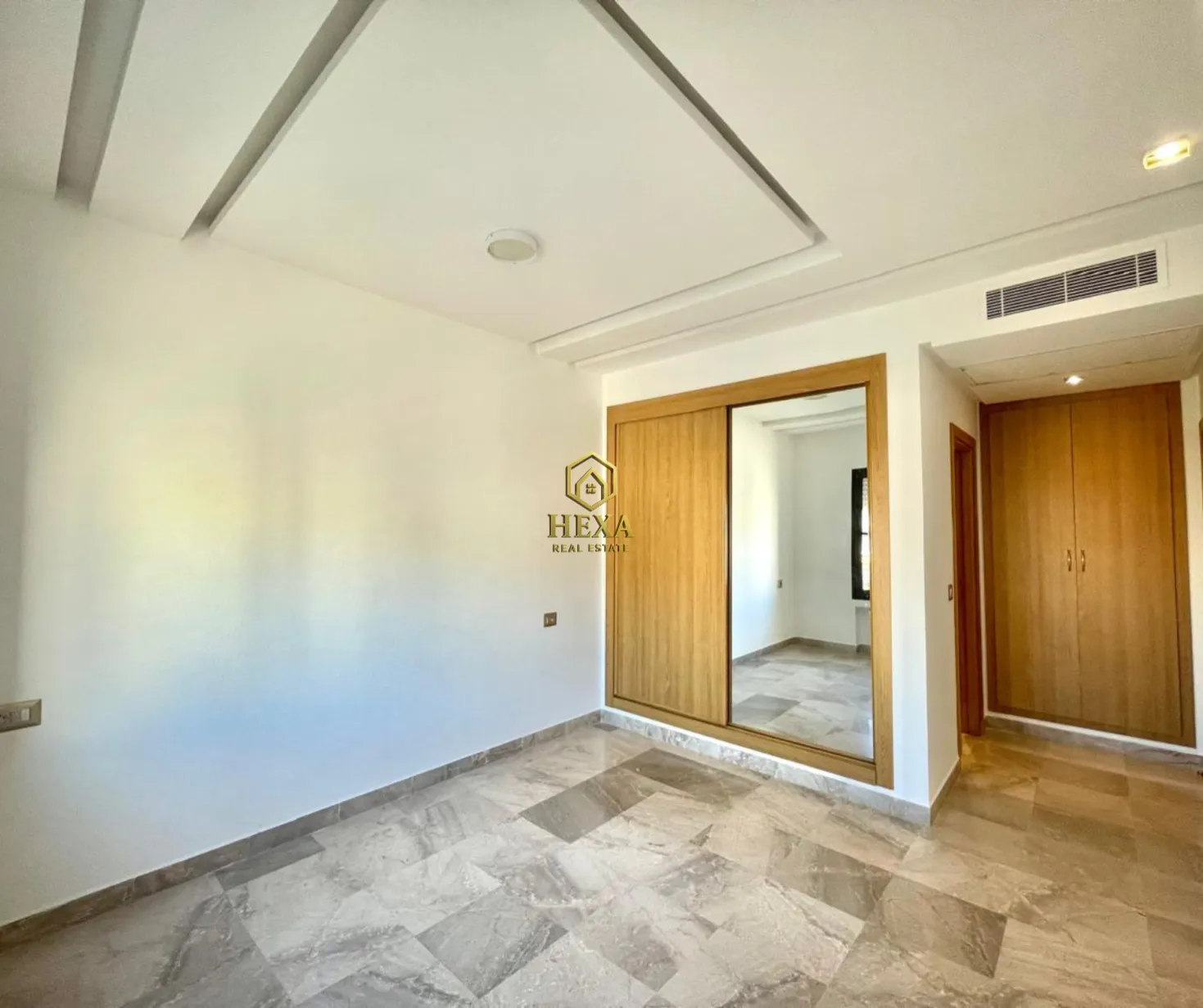 Appartement s2 en suite aux jardins de Carthage 