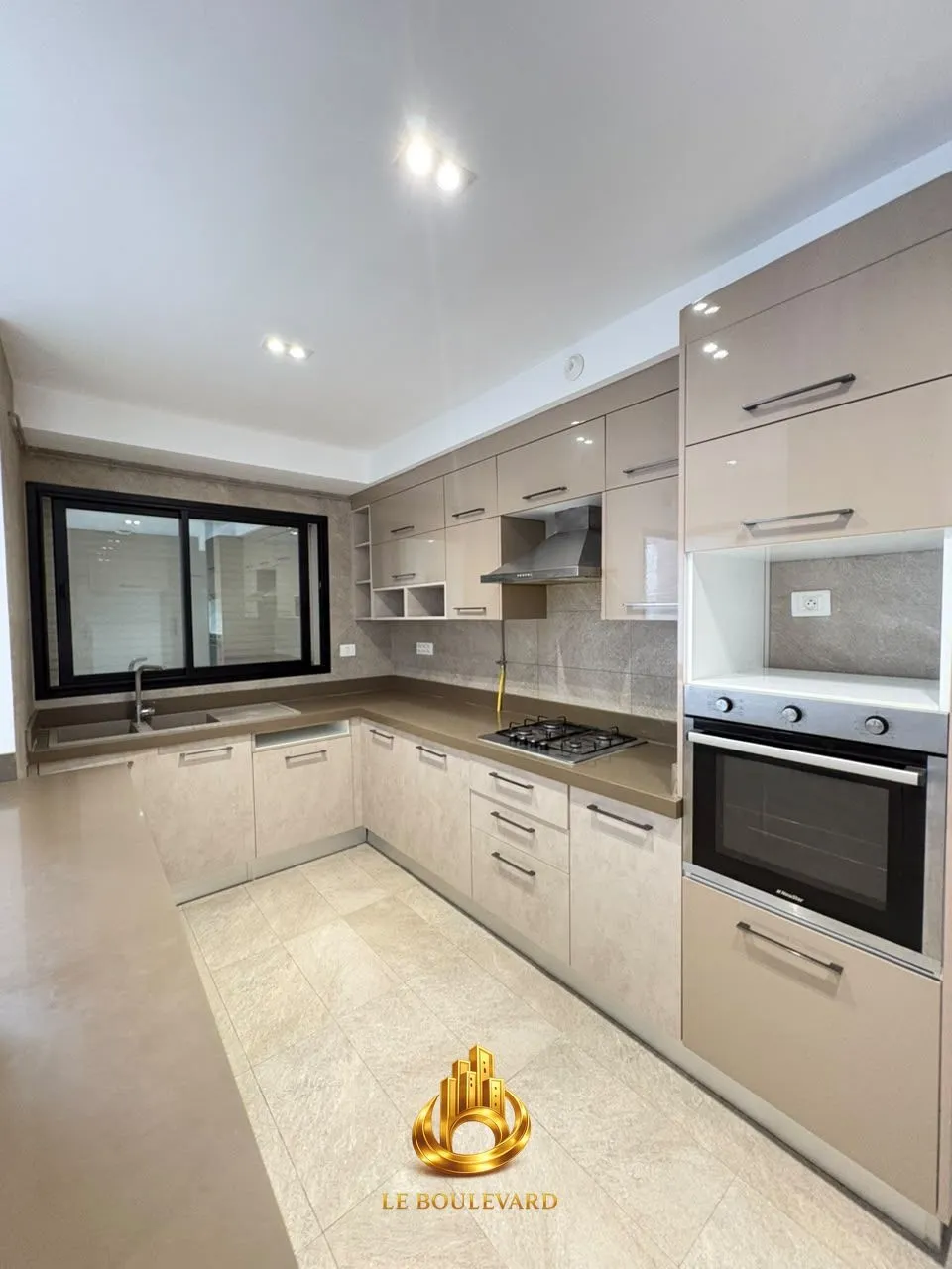 A Louer Appartement S+3 Haut Standing à AFH Mrezga, Cité El Wafa, Nabeul