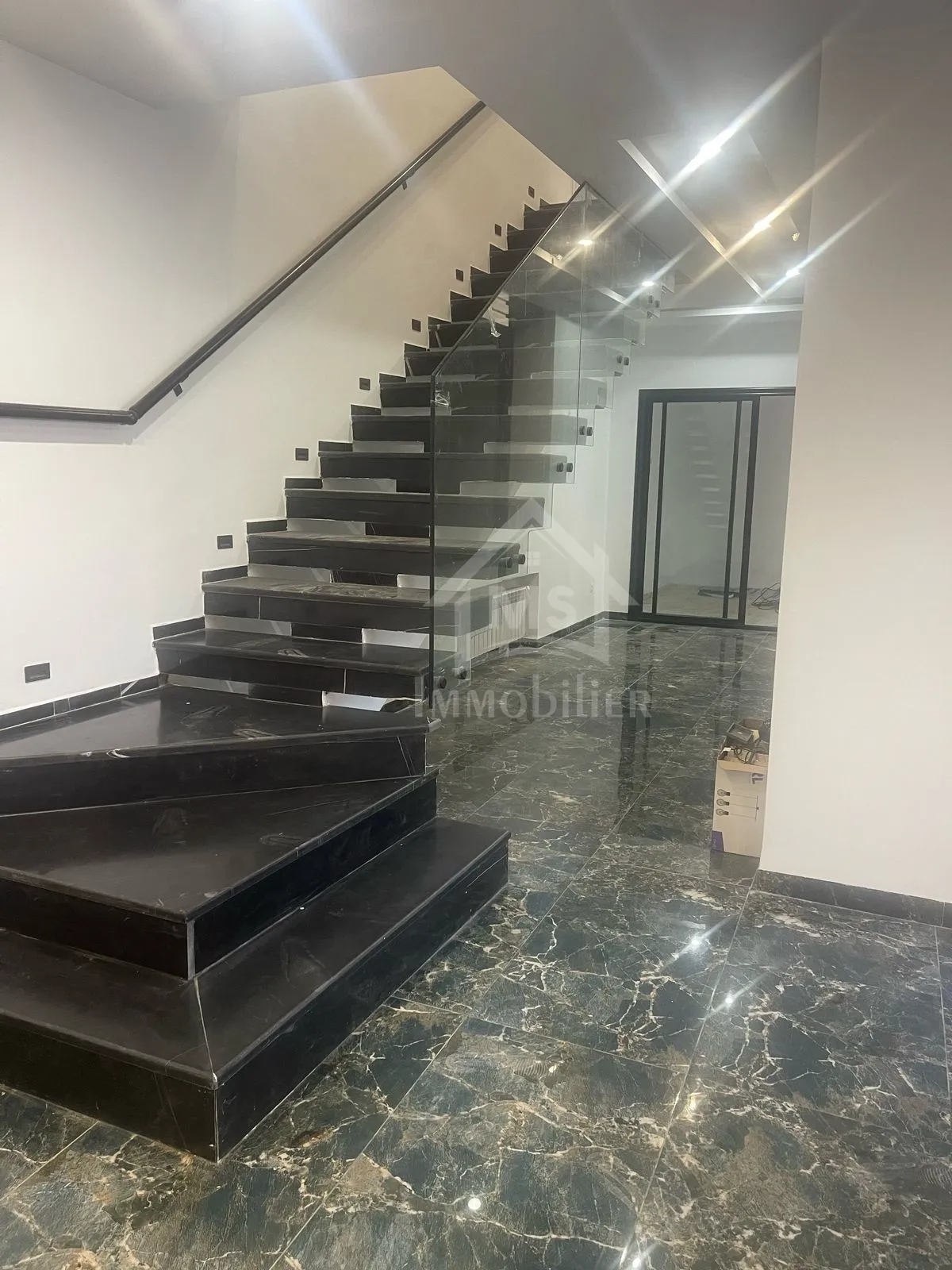 A vendre à Manaret Hammamet, Villa S+5 avec piscine 51355351