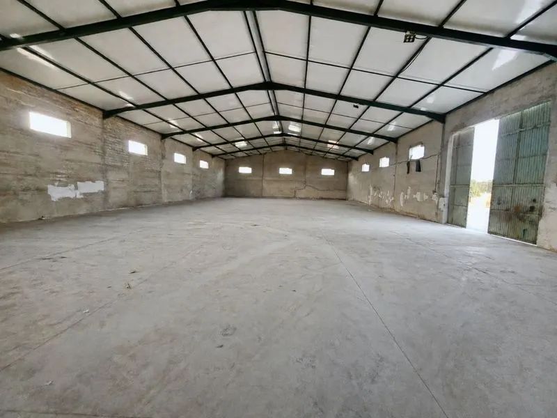 Dépôt de 1 100 m² à louer à Mhamdia