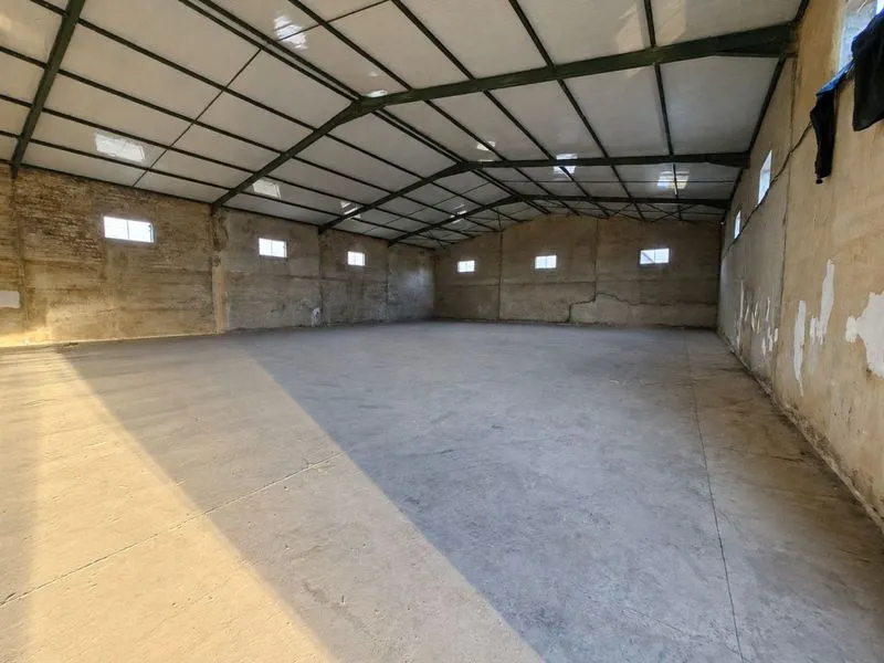 Dépôt de 1 100 m² à louer à Mhamdia