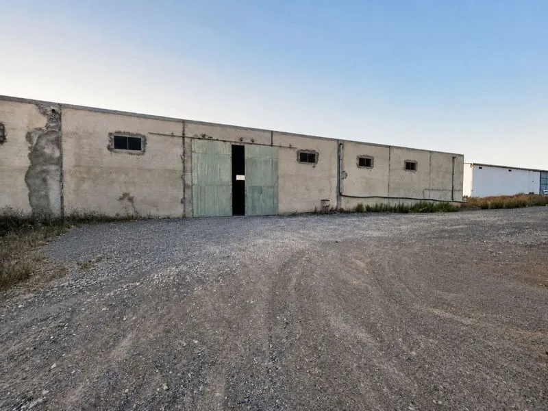 Dépôt de 1 100 m² à louer à Mhamdia
