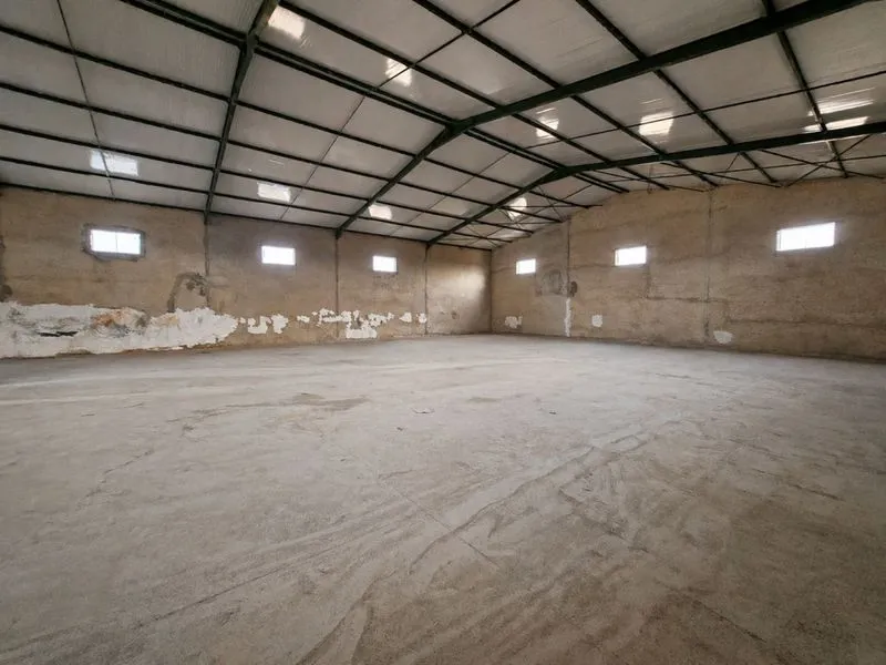 Dépôt de 1 100 m² à louer à Mhamdia