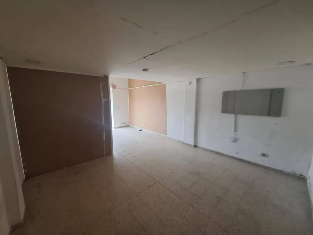 Local commercial à louer à Mourouj 5 – 50 m² – emplacement stratégique près d’Aziza