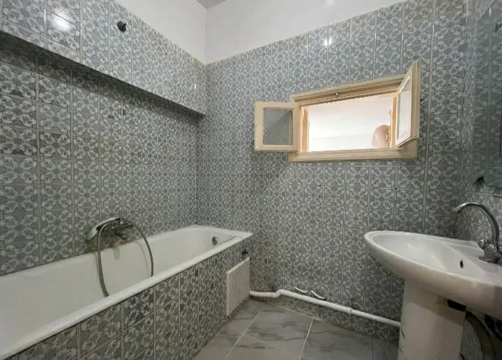 un appartement s+3 au 2éme étage (sans ascenseur) a louer a Manar 2 Prés de Chili's