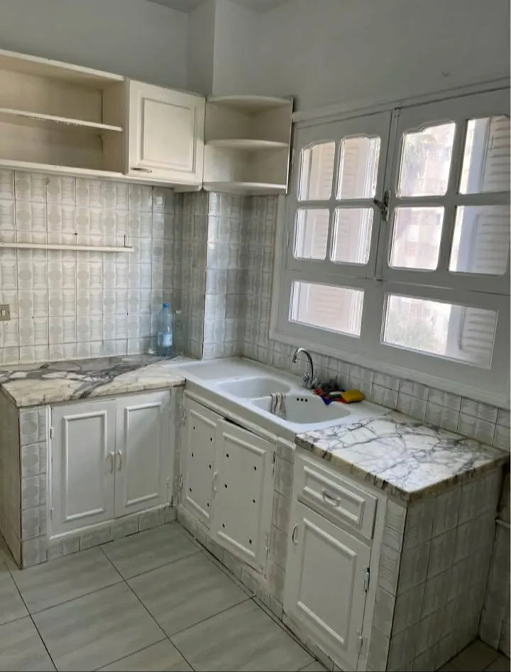 un appartement s+3 au 2éme étage (sans ascenseur) a louer a Manar 2 Prés de Chili's