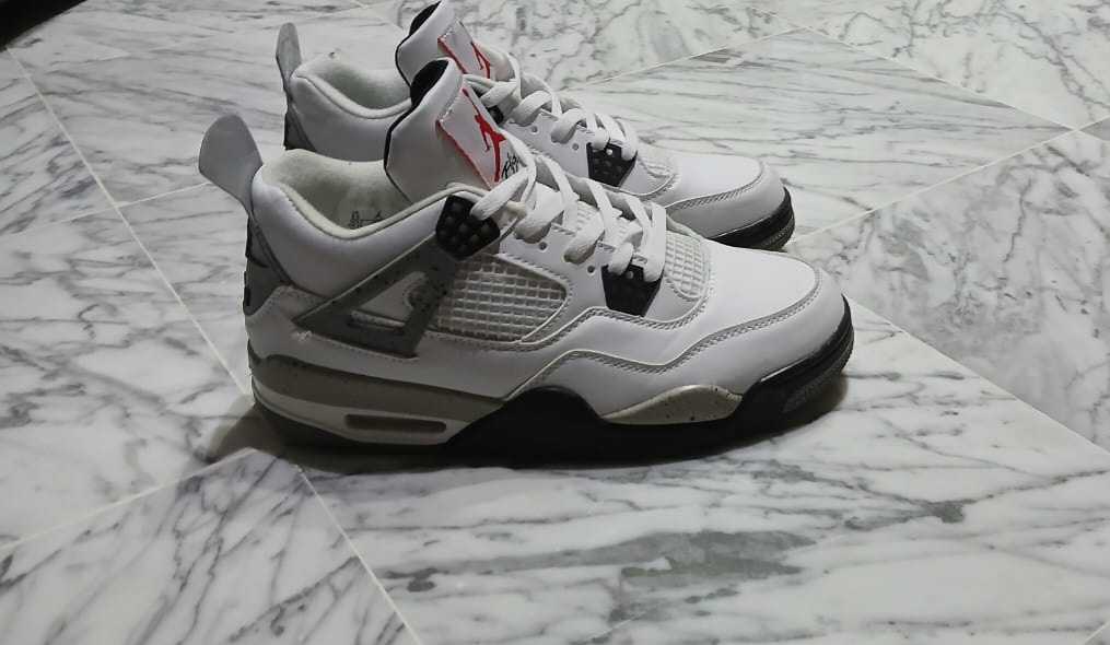 Air Jordan 4