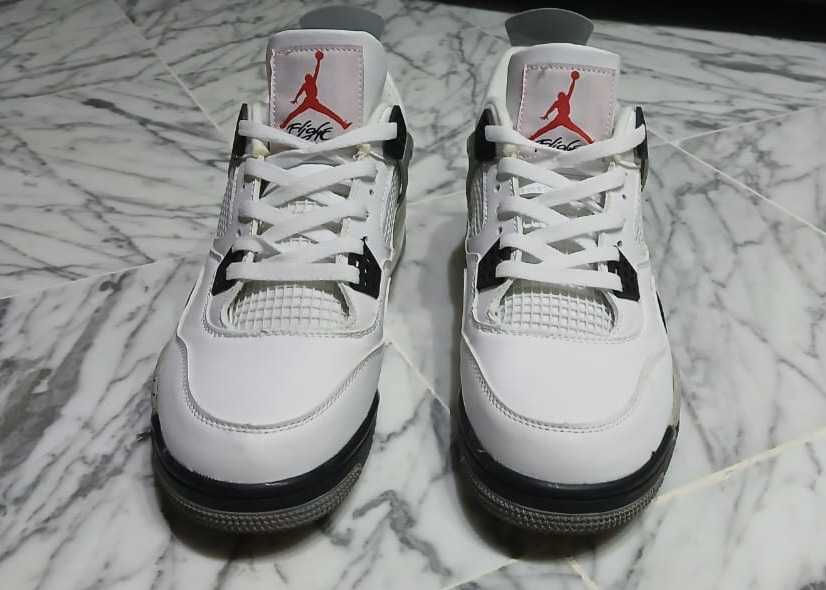 Air Jordan 4