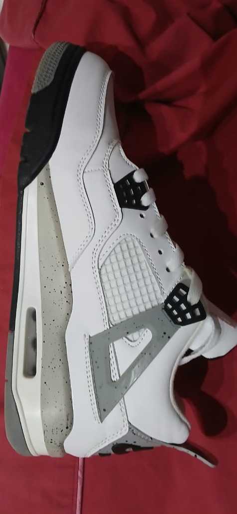 Air Jordan 4