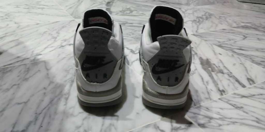 Air Jordan 4