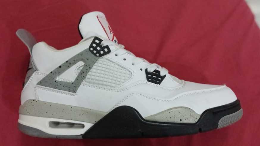 Air Jordan 4