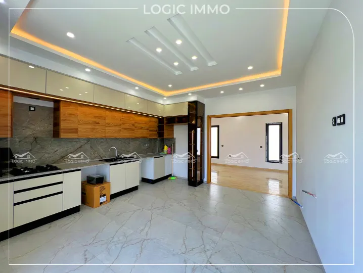 A vendre une villa très haut standing située à monchar Hammamet
