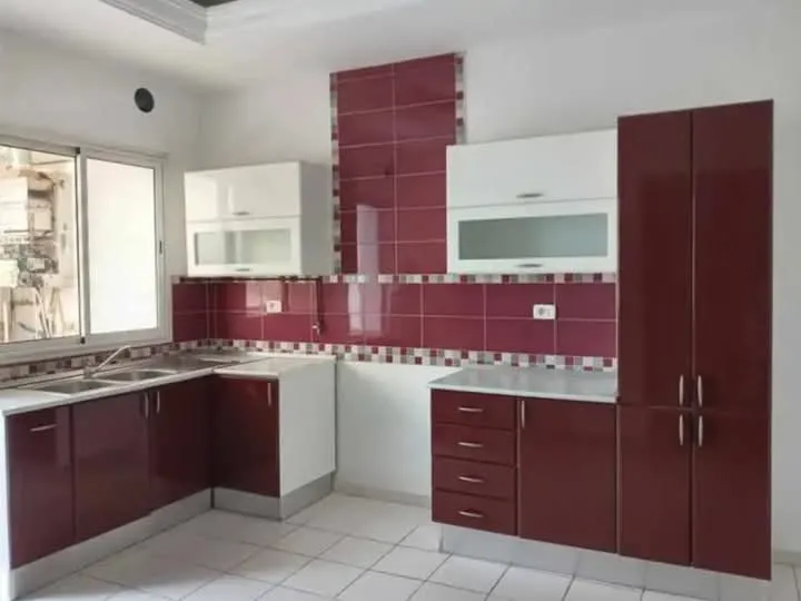étage de villa s+3 situé à jardin d'el menzah 2 1300dt