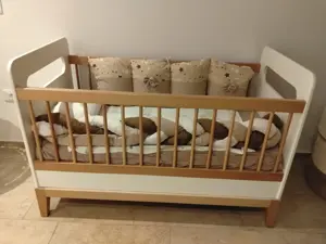 *🛏️ Lit bébé en bois – 120 × 60 cm avec matelas*