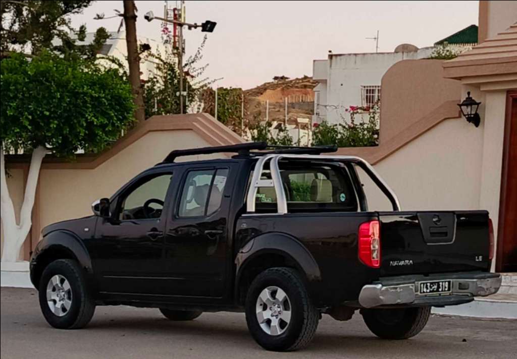 đ Nissan Navara LE // 4*4