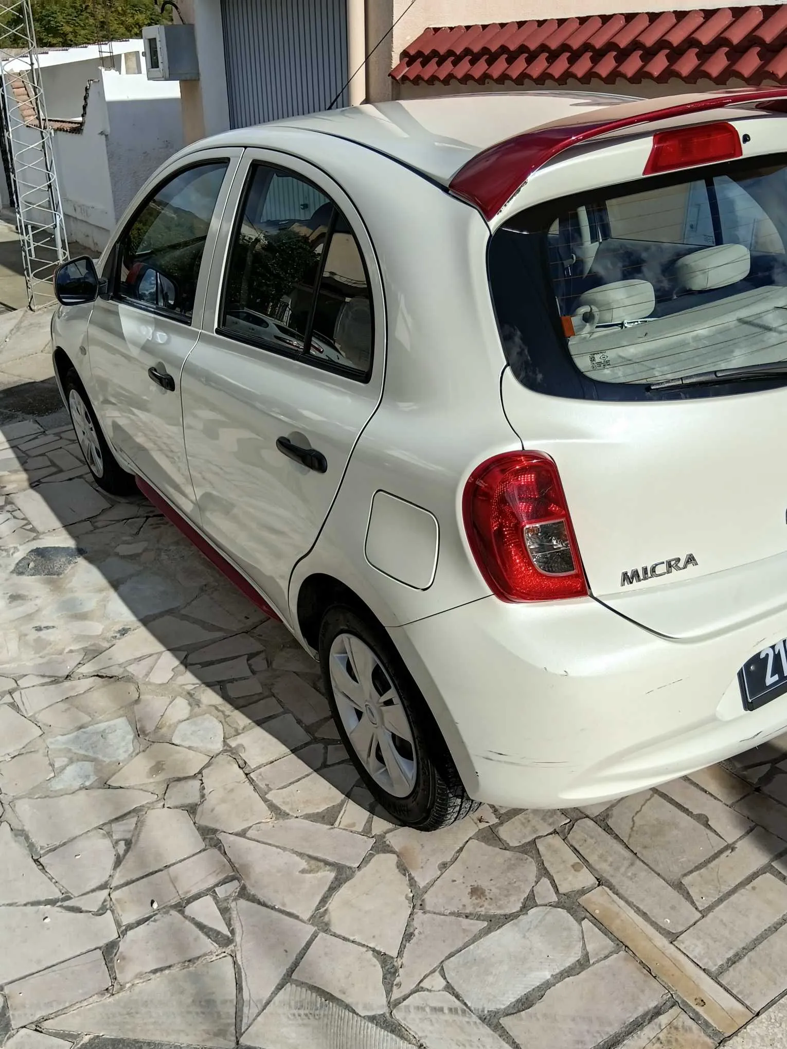 Très belle Nissan micra