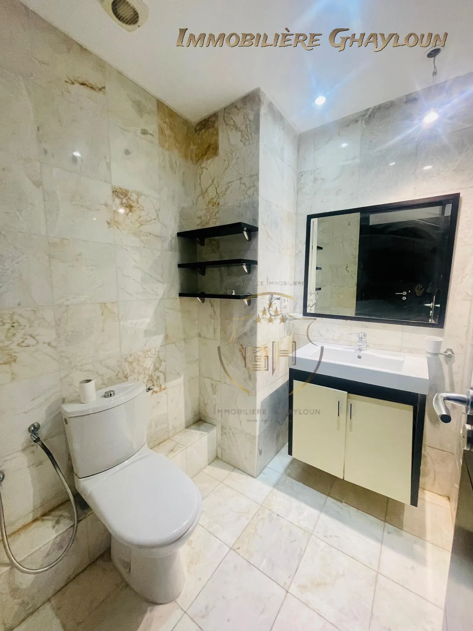 A louer appartement S+3 Menzah 9c