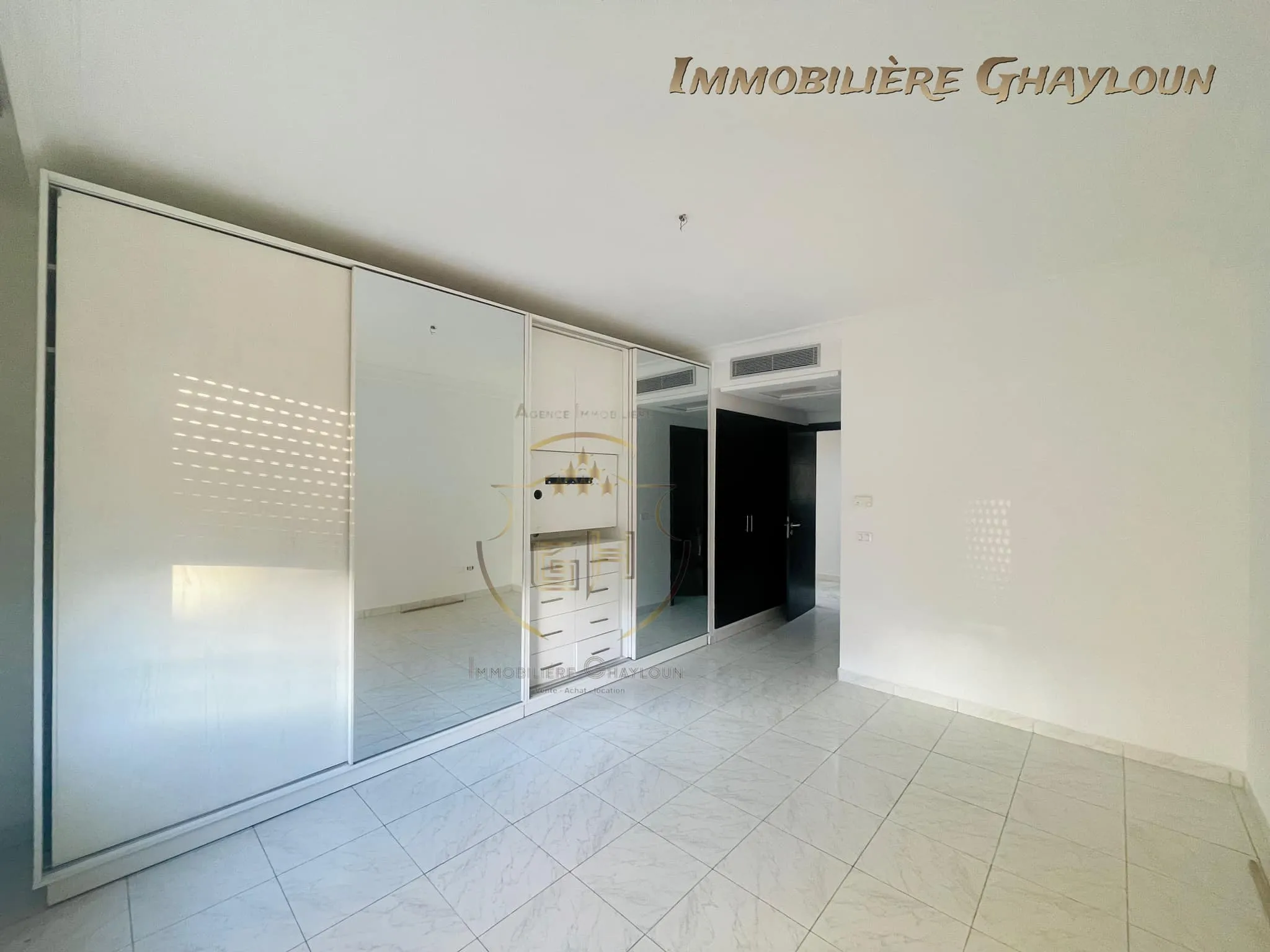 A louer appartement S+3 Menzah 9c