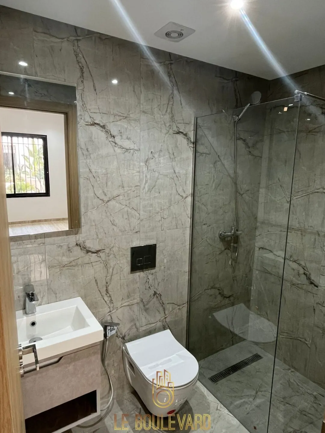 A vendre Appartement S+3 à Soukra , Ariana